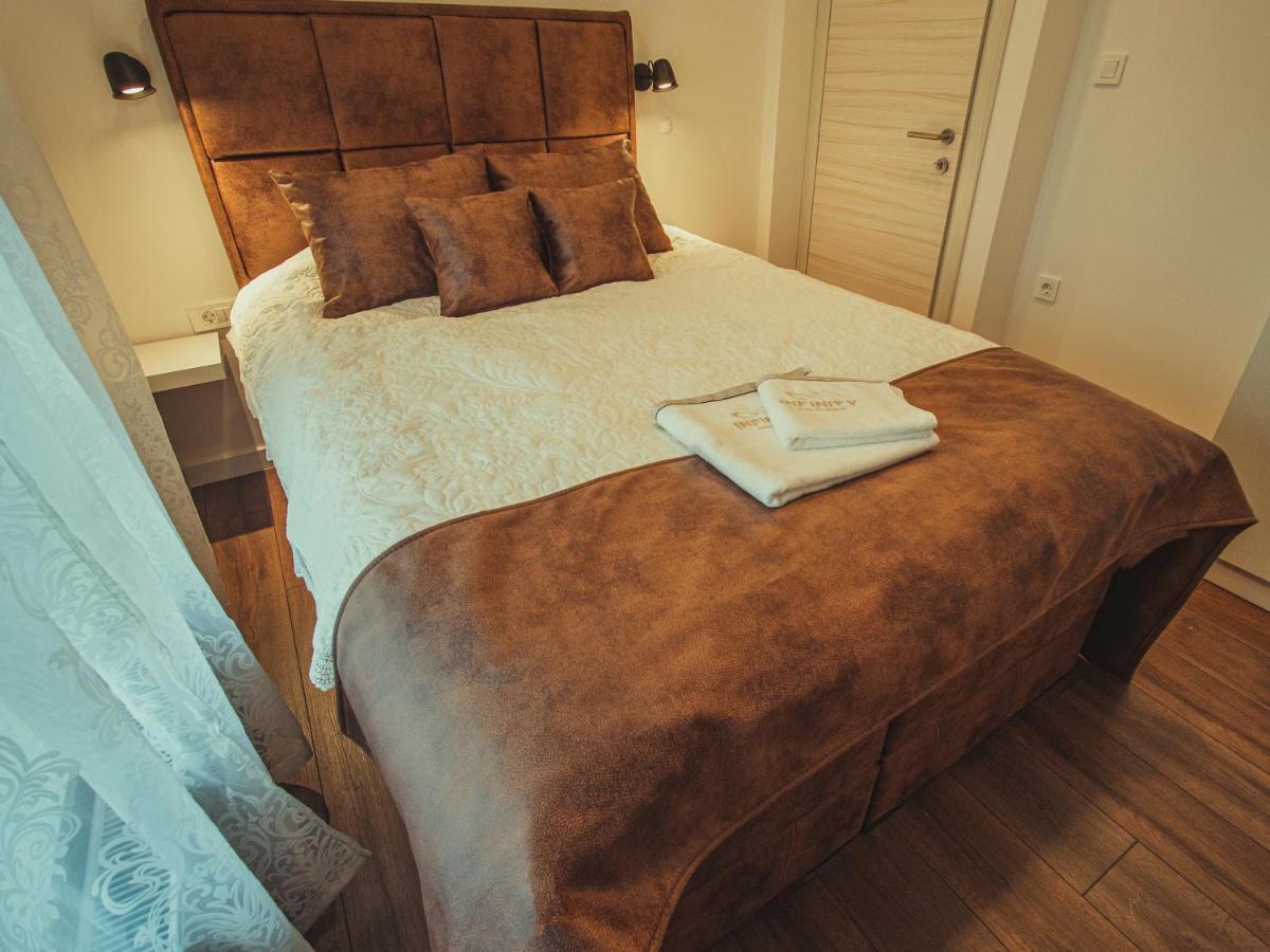 Apartmani Infinity オシエク エクステリア 写真