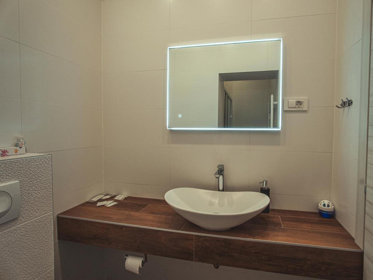 Apartmani Infinity オシエク エクステリア 写真