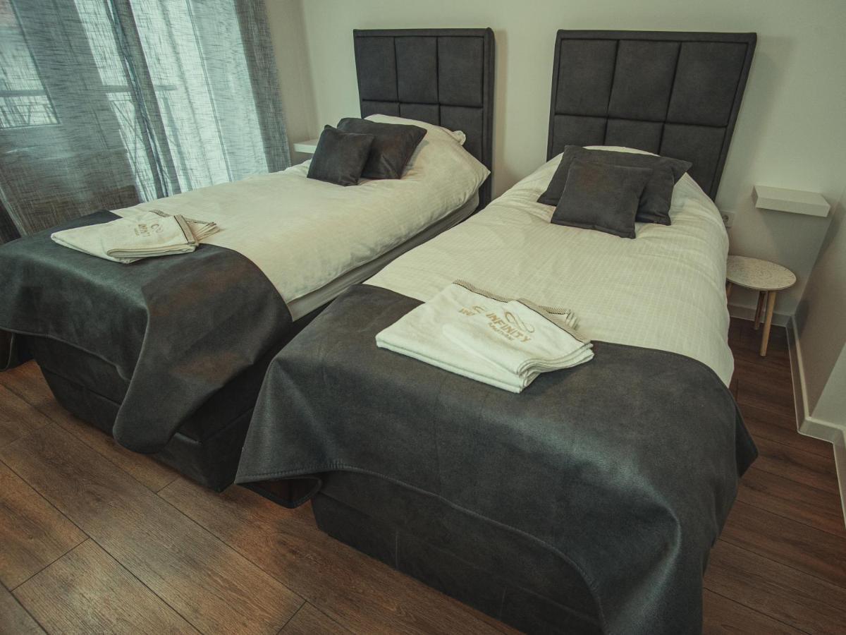 Apartmani Infinity オシエク エクステリア 写真