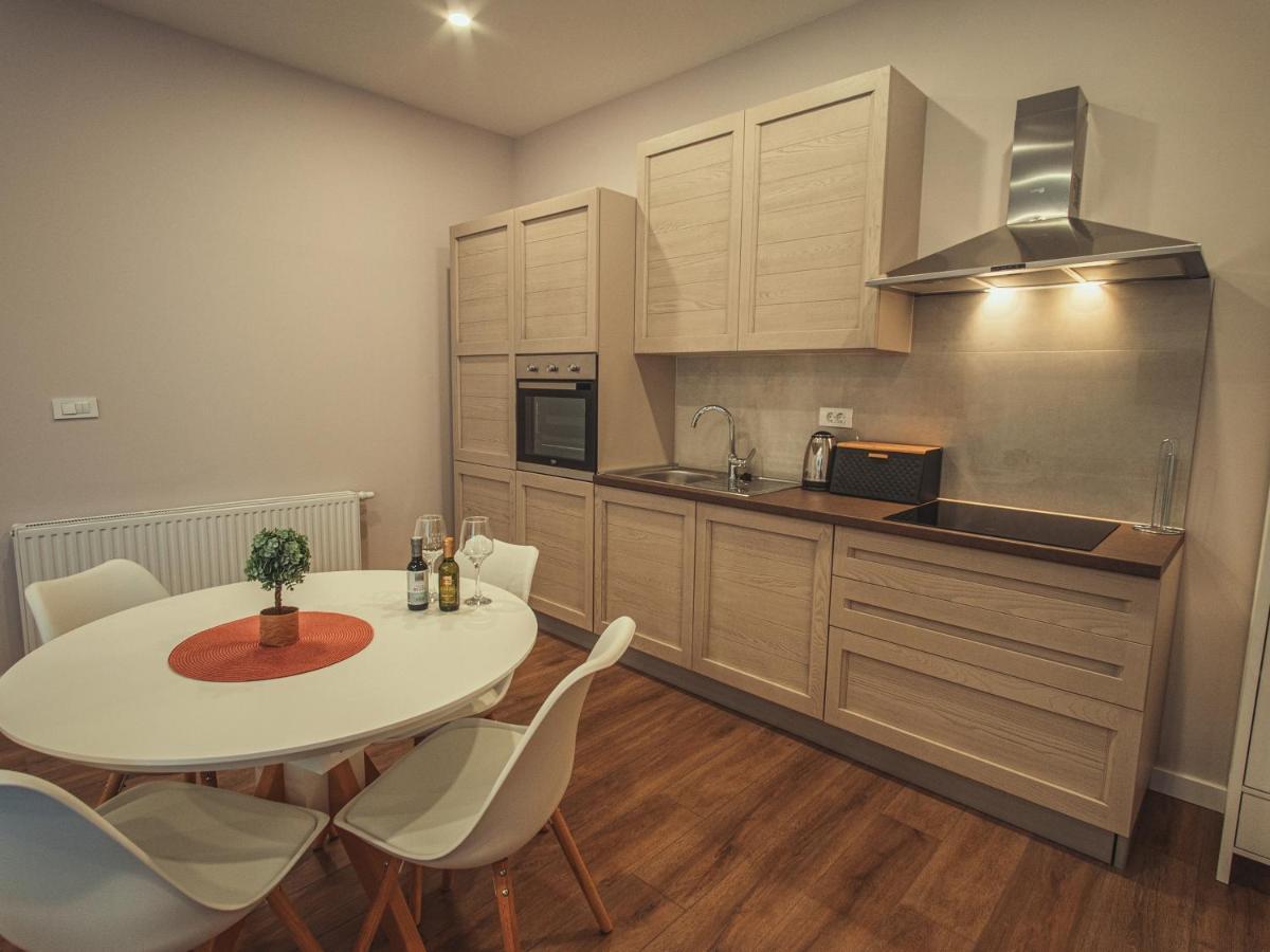 Apartmani Infinity オシエク エクステリア 写真