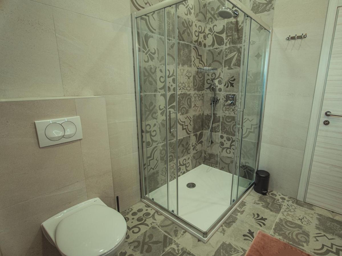 Apartmani Infinity オシエク エクステリア 写真