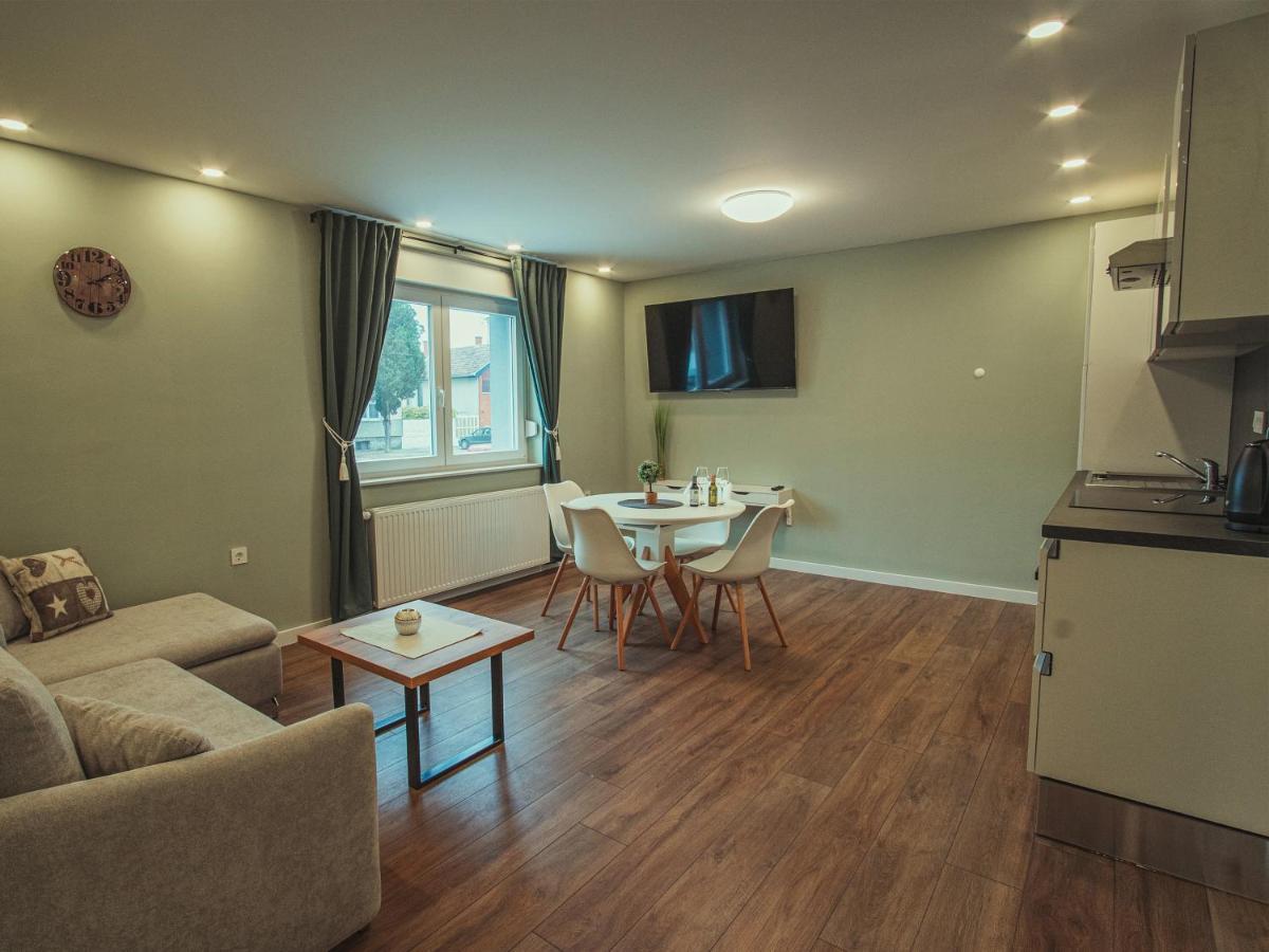 Apartmani Infinity オシエク エクステリア 写真