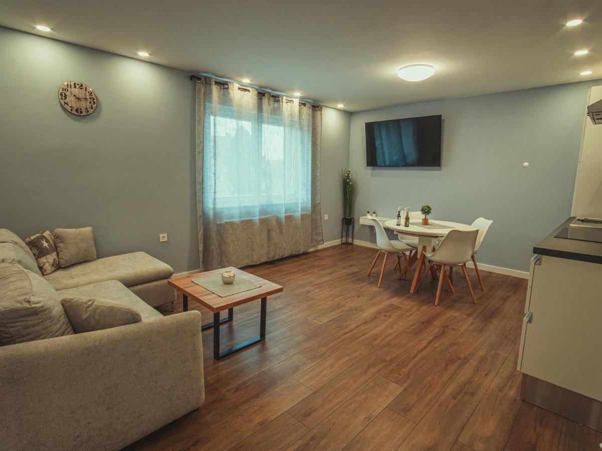 Apartmani Infinity オシエク エクステリア 写真