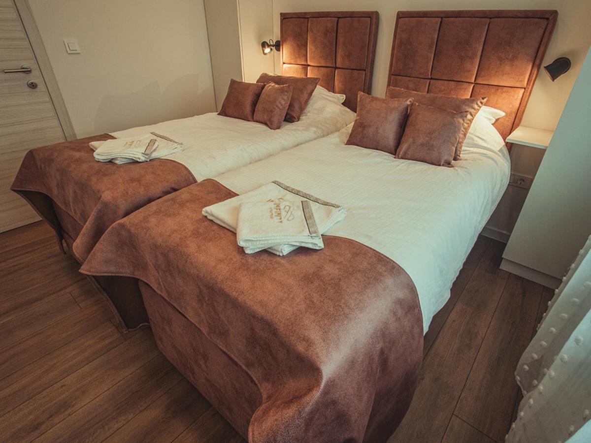 Apartmani Infinity オシエク エクステリア 写真
