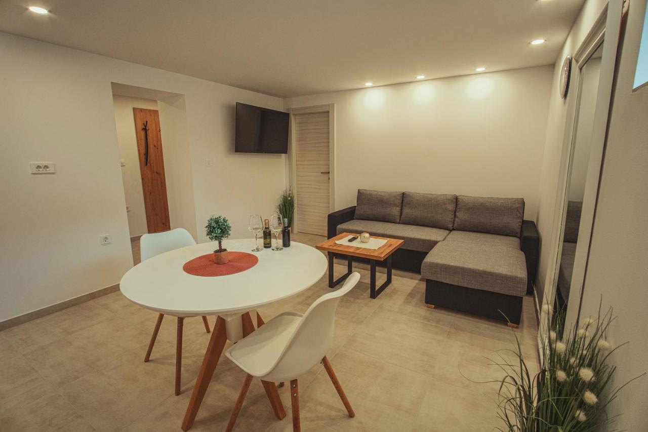 Apartmani Infinity オシエク エクステリア 写真
