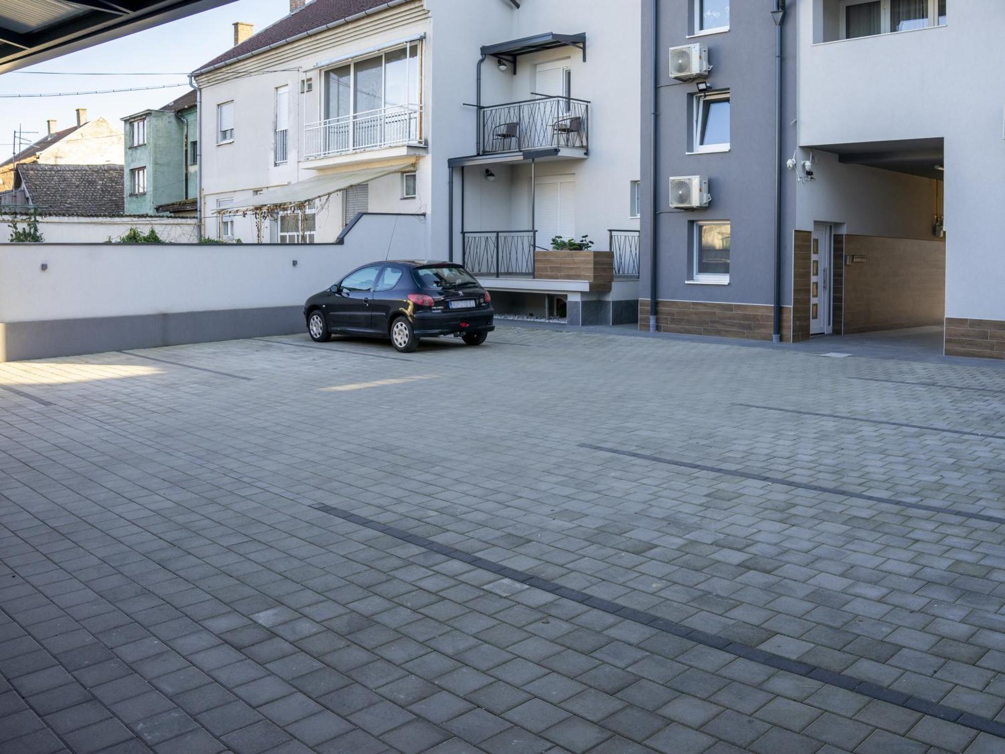 Apartmani Infinity オシエク エクステリア 写真